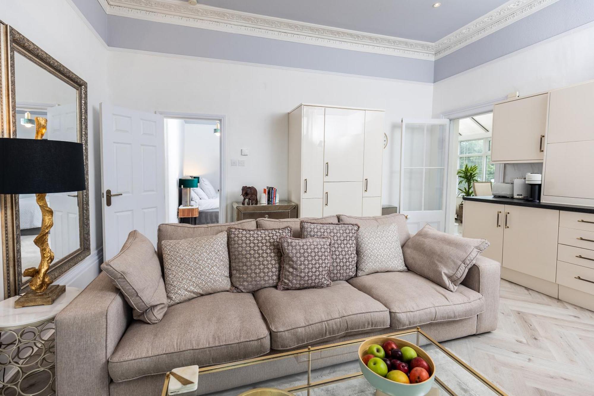 10 Sydenham - By Luxury Apartments Cheltenham Buitenkant foto