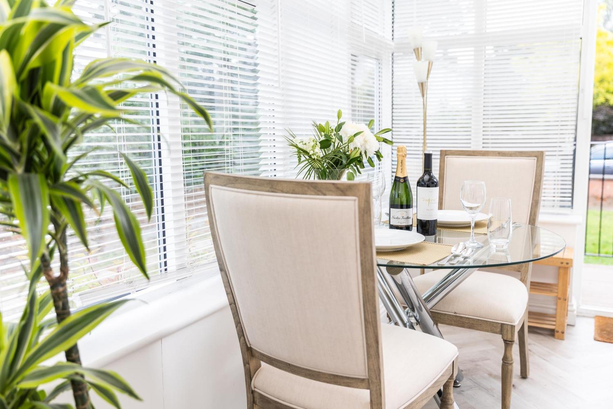 10 Sydenham - By Luxury Apartments Cheltenham Buitenkant foto